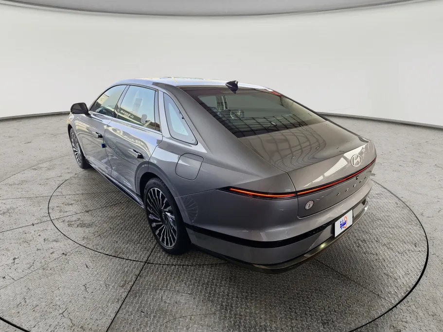 هيونداي ازيرا كاليجرافي 2024 