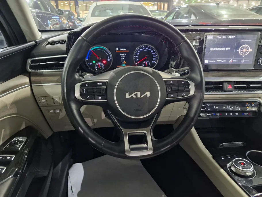 2023 Kia K5 GL 