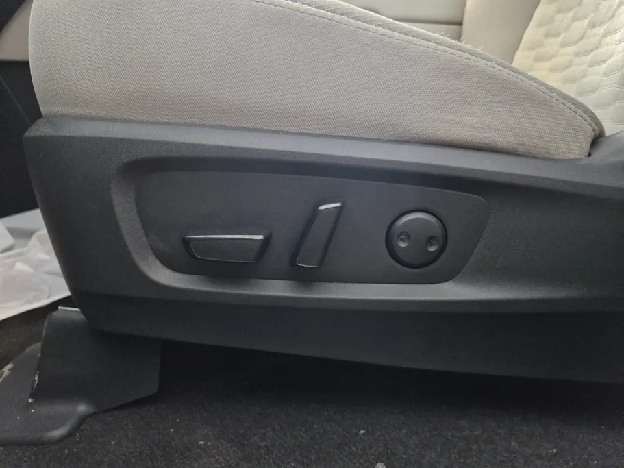 2023 Nissan Pathfinder S 