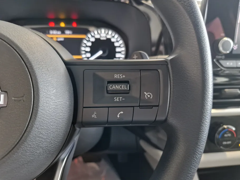 2023 Nissan Pathfinder S 