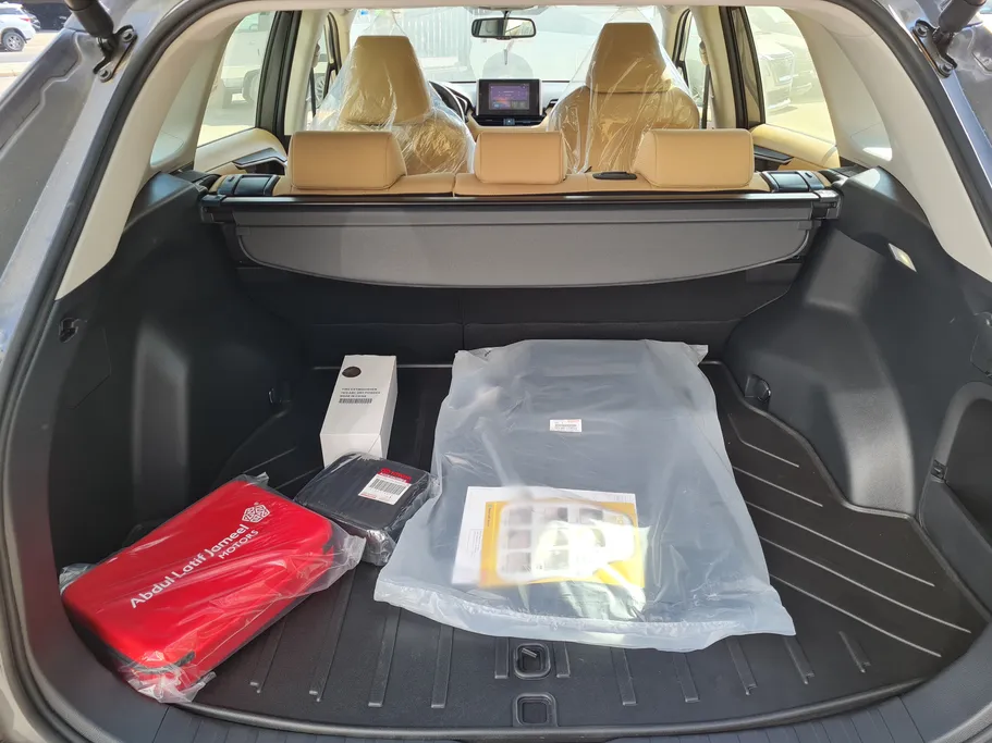 2025 Toyota RAV4 XLE HEV 