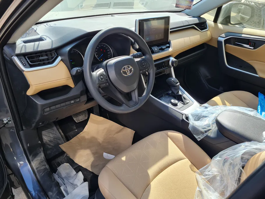 2025 Toyota RAV4 XLE HEV 