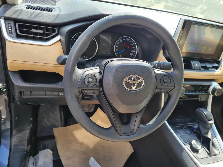 2025 Toyota RAV4 XLE HEV 