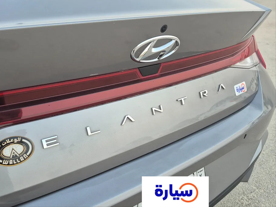 2023 Hyundai Elantra Smart 