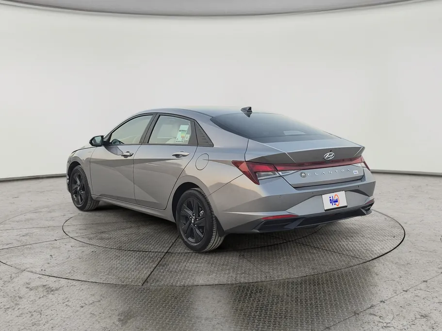 2023 Hyundai Elantra Smart 