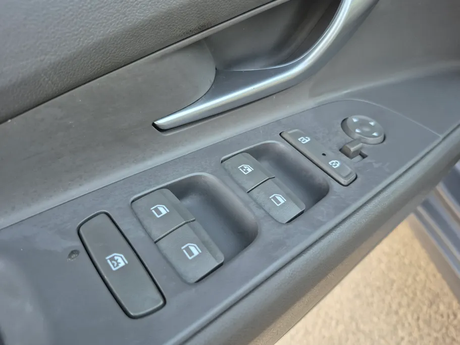 2023 Hyundai Elantra Smart 