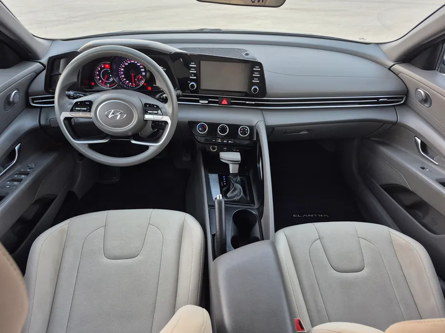 2023 Hyundai Elantra Smart 