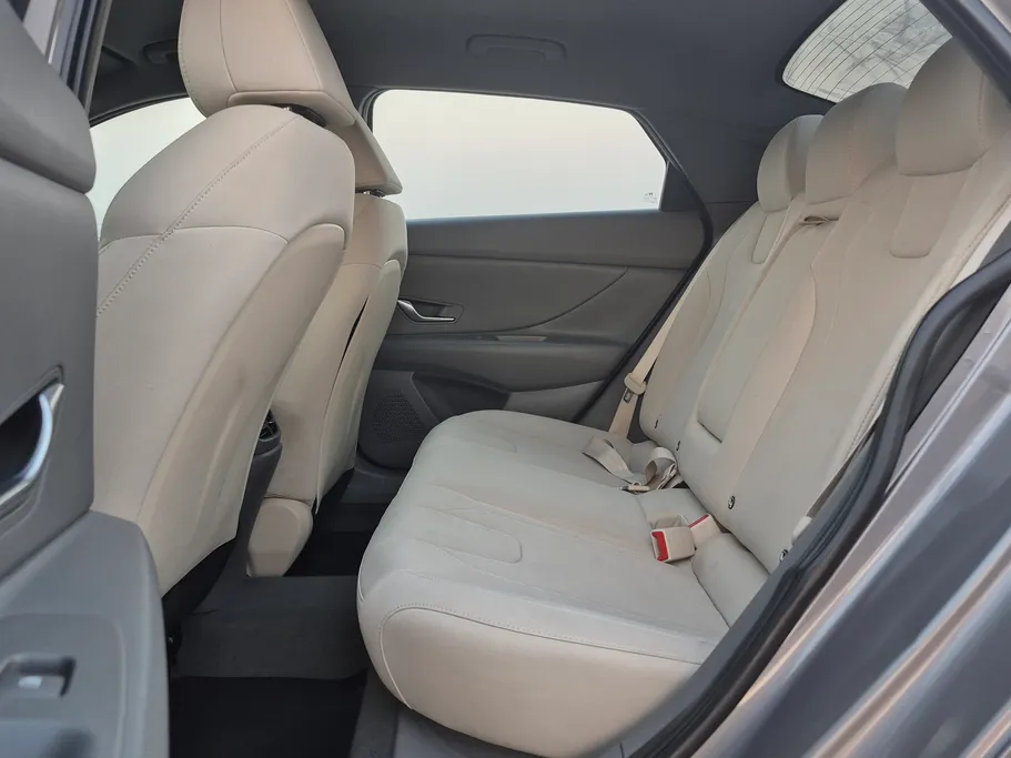 2023 Hyundai Elantra Smart 