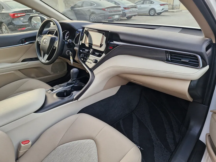 2022 Toyota Camry  LE 