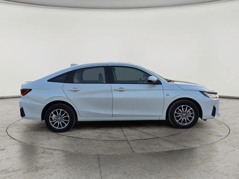 تويوتا يارس Y 2024 