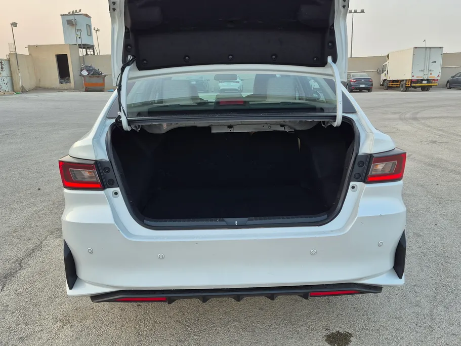 تويوتا يارس Y 2024 