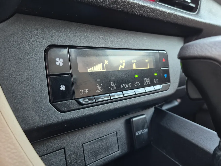 تويوتا يارس Y 2024 