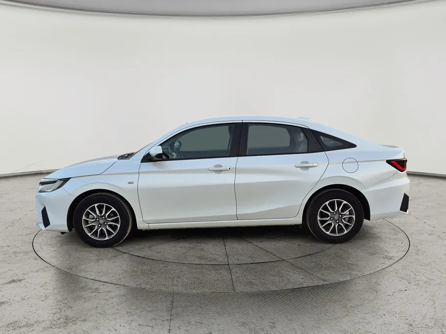 تويوتا يارس Y 2023 