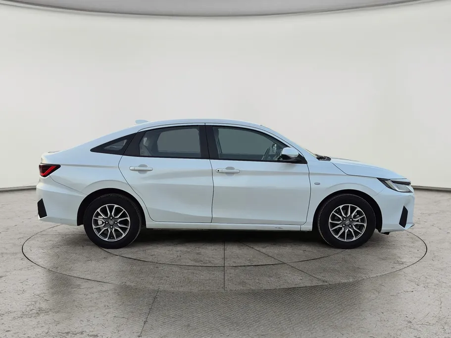 تويوتا يارس Y 2023 