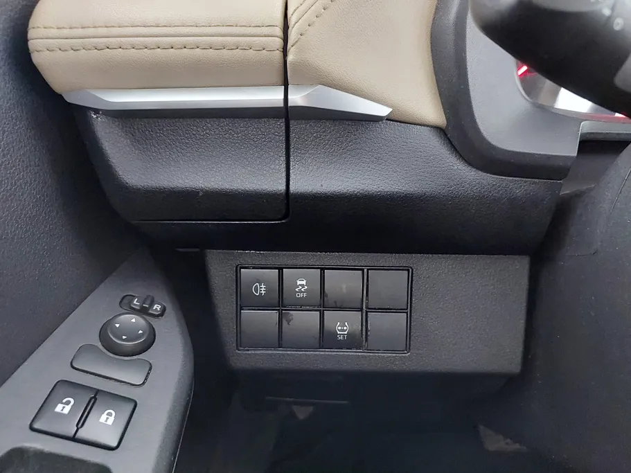 تويوتا يارس Y 2023 