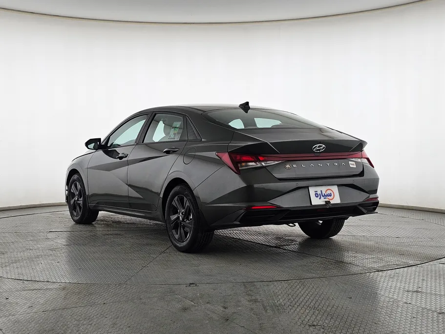2023 Hyundai Elantra Smart 