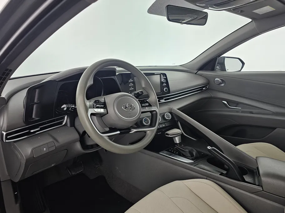 2023 Hyundai Elantra Smart 