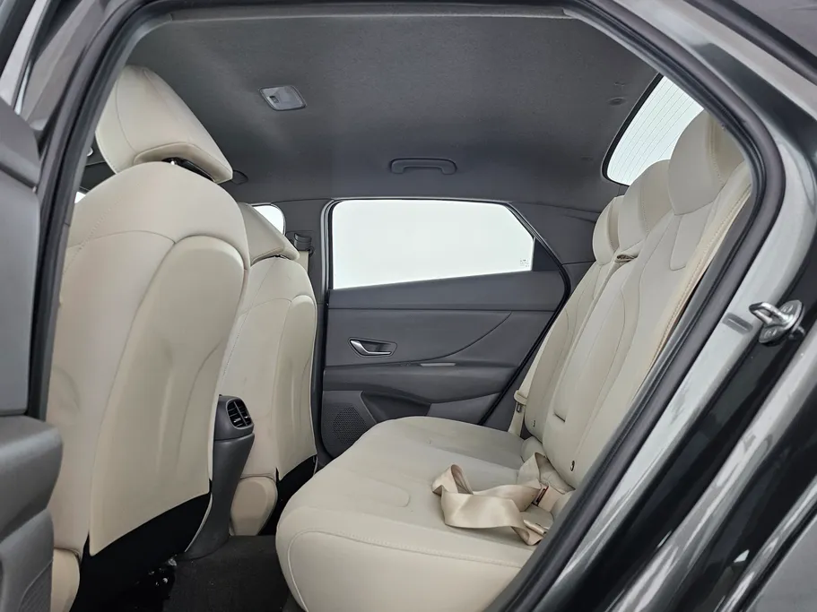 2023 Hyundai Elantra Smart 