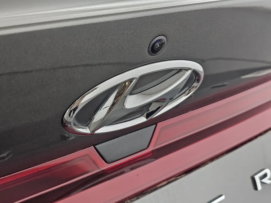 2023 Hyundai Elantra Smart 