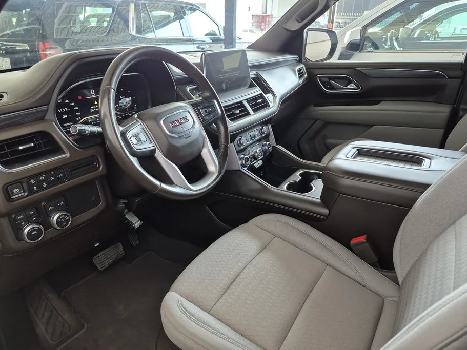 2022 GMC Yukon SLT 