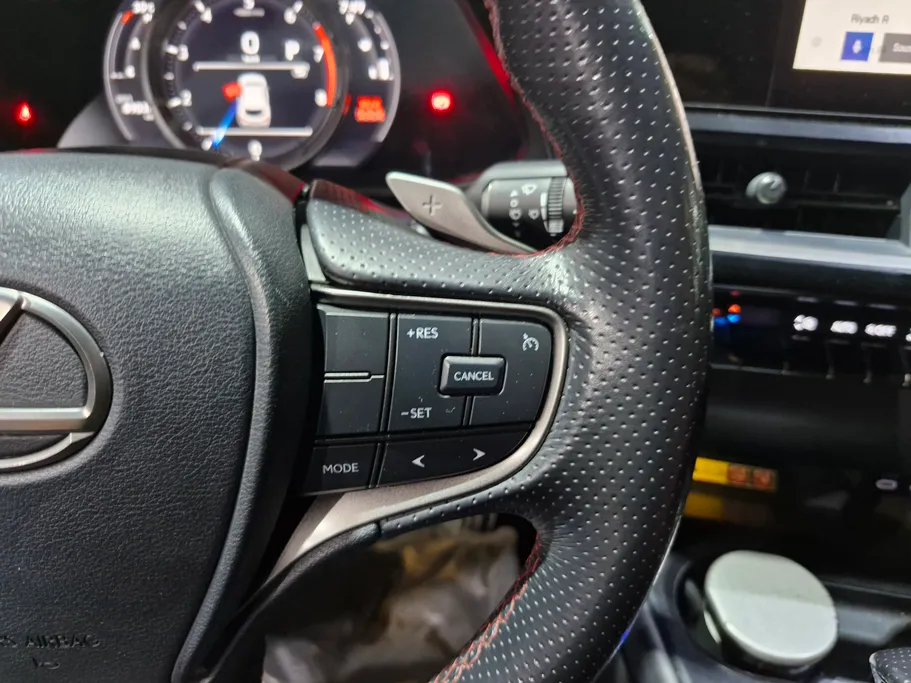 لكزس UX 200 F-Sport  2023 