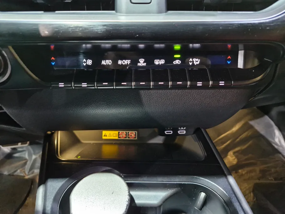 لكزس UX 200 F-Sport  2023 