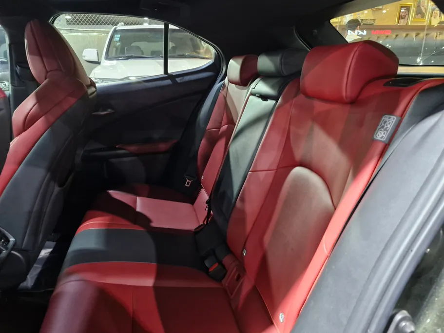 لكزس UX 200 F-Sport  2023 