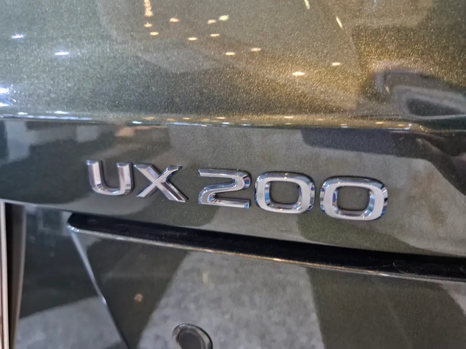لكزس UX 200 F-Sport  2023 