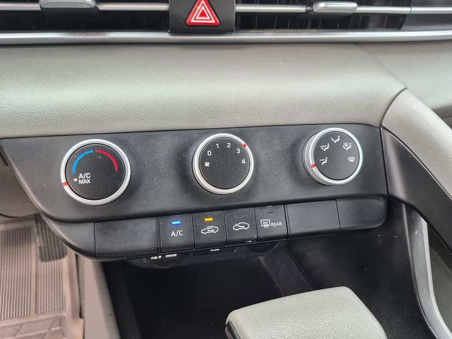 2024 Hyundai Elantra Fleet 