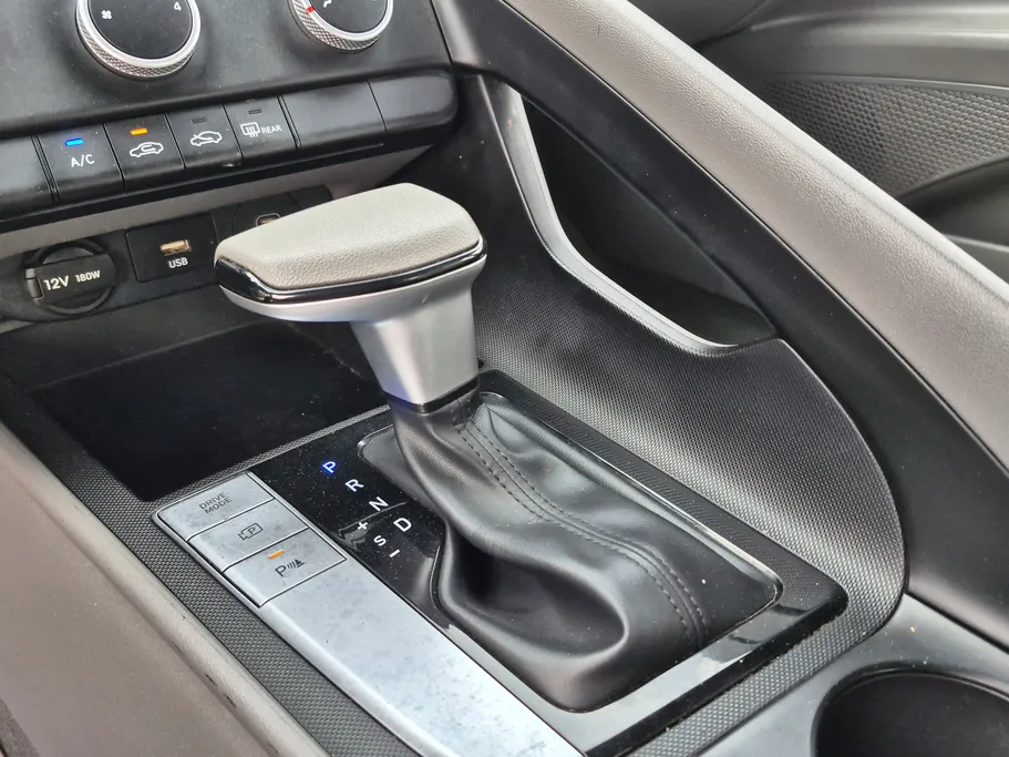 2024 Hyundai Elantra Fleet 