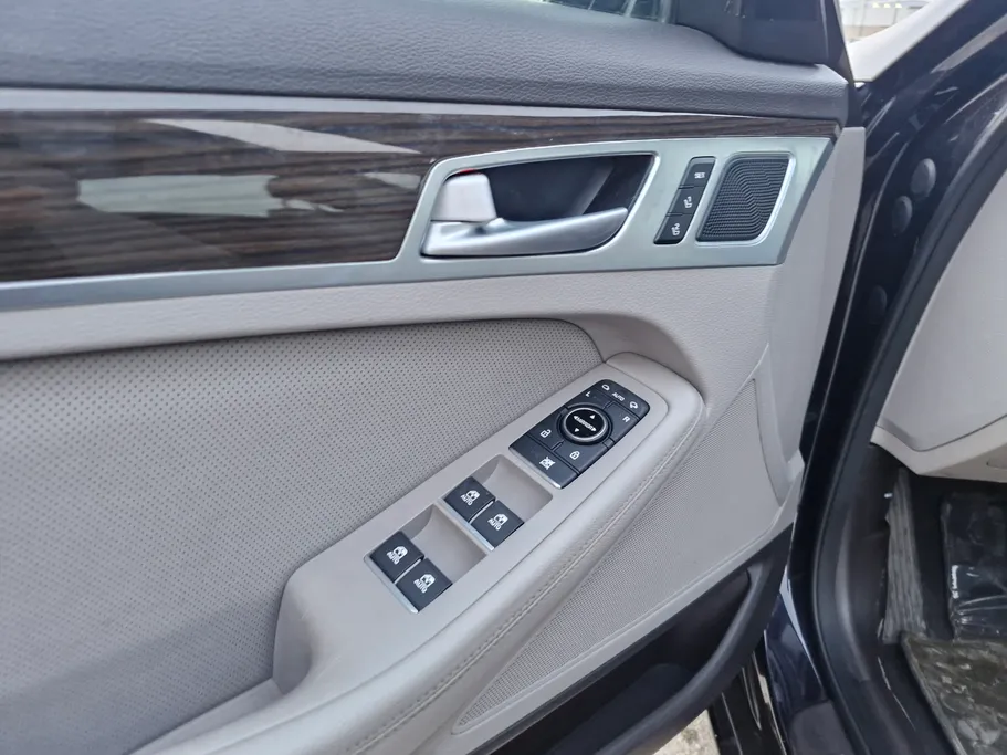 2017 Genesis G80 Premium 