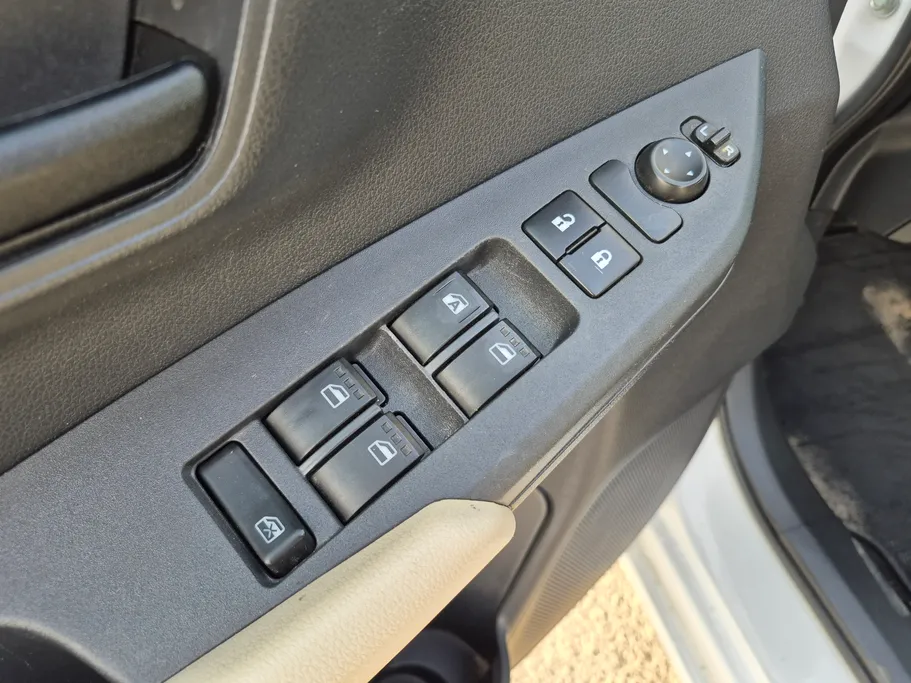 تويوتا يارس Y 2023 