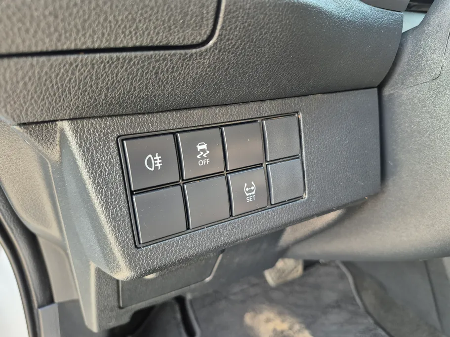 تويوتا يارس Y 2023 