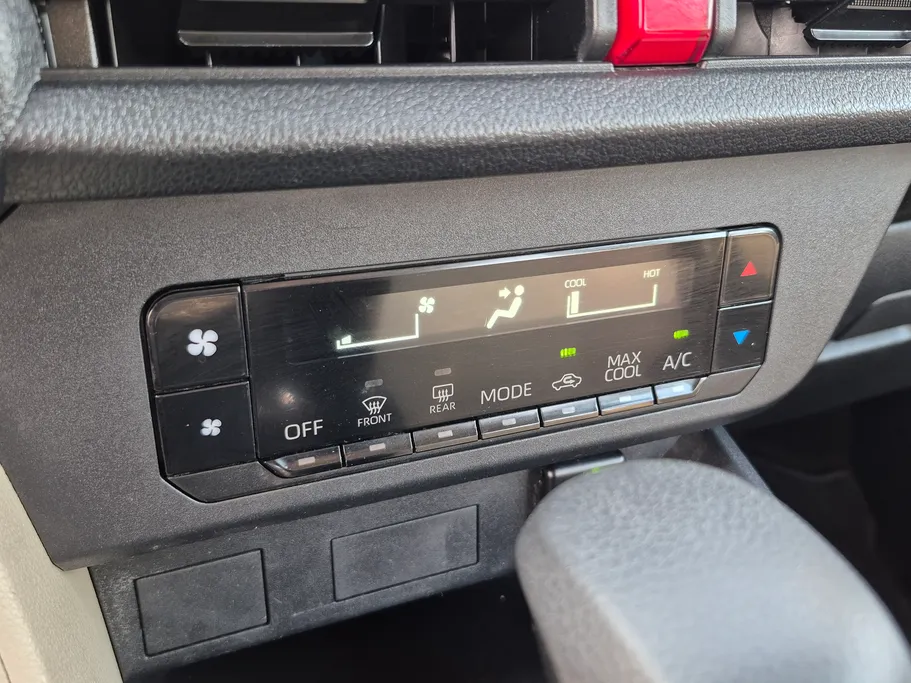 تويوتا يارس Y 2023 