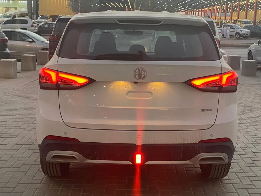 ام جي ZS STD 2025 