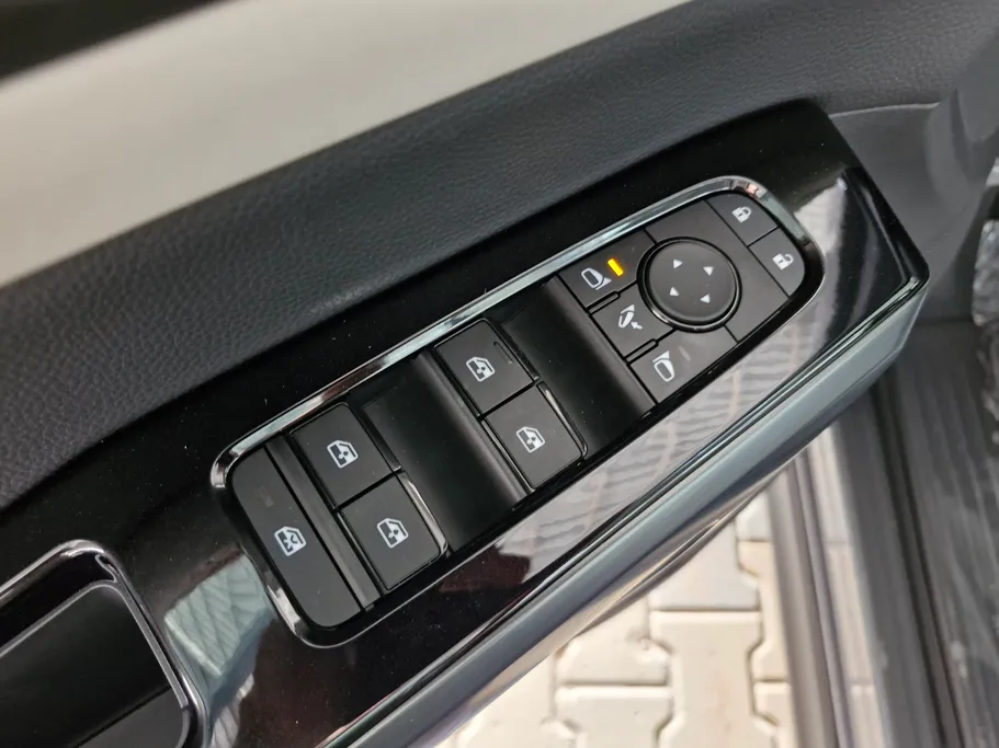 نيسان باثفندر SV 2023 