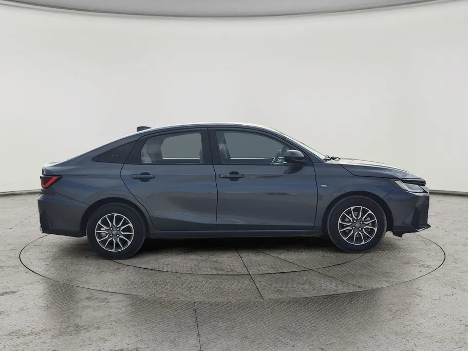 2023 Toyota Yaris  Y 