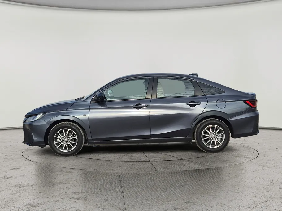 2023 Toyota Yaris  Y 