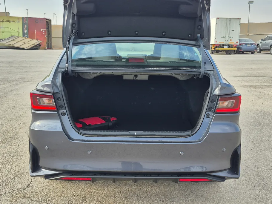 2023 Toyota Yaris  Y 