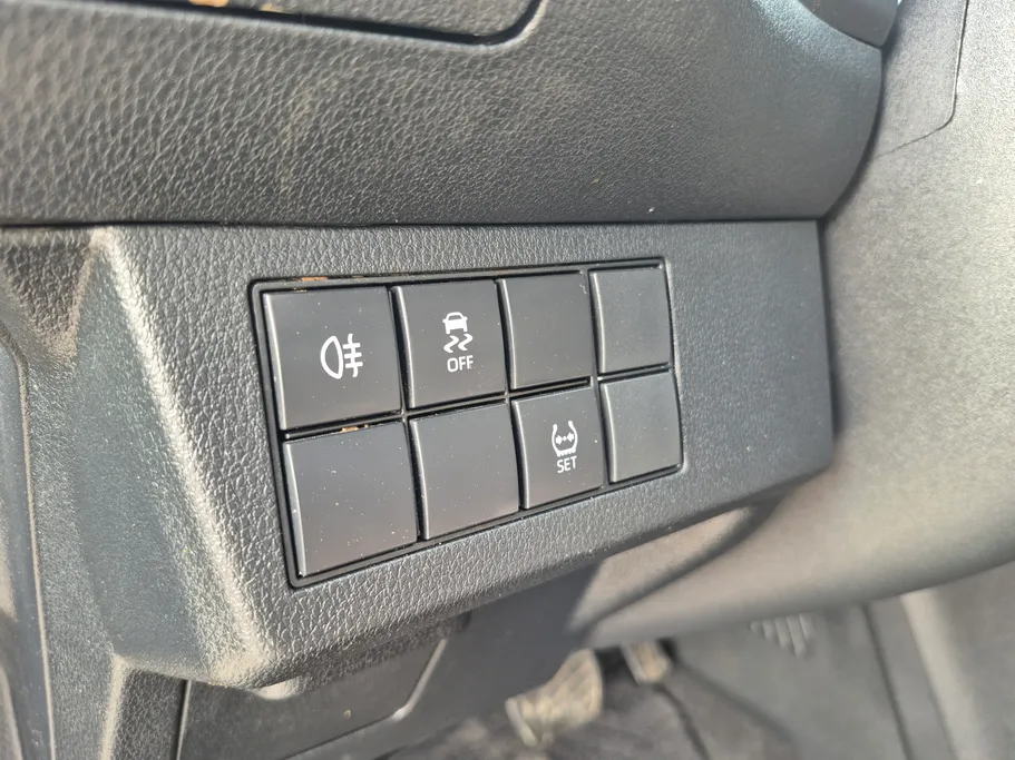 2023 Toyota Yaris  Y 