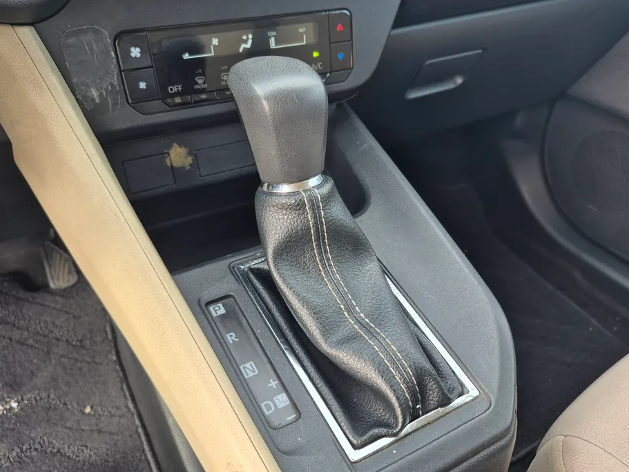 2023 Toyota Yaris  Y 