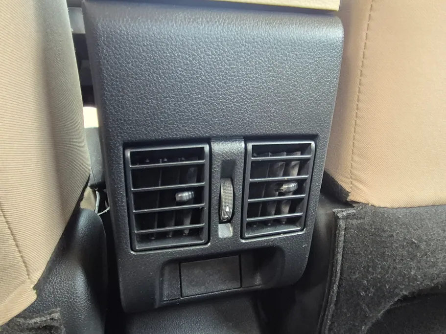 2023 Toyota Yaris  Y 