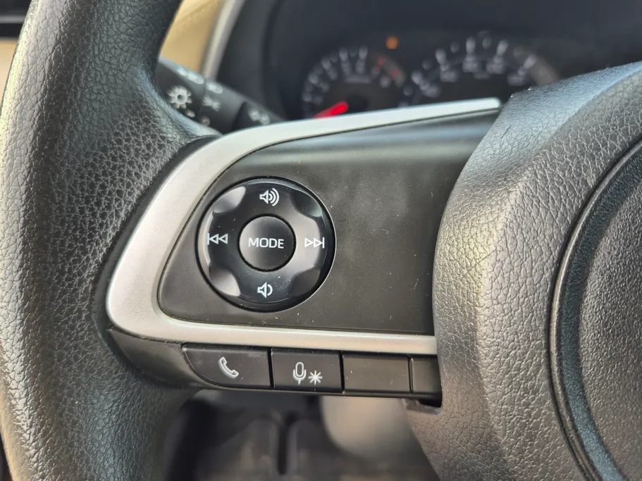 2023 Toyota Yaris  Y 