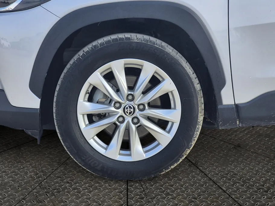 2024 Toyota Corolla Cross XLE 