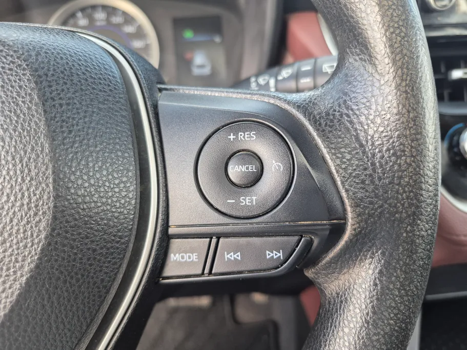 2024 Toyota Corolla Cross XLE 