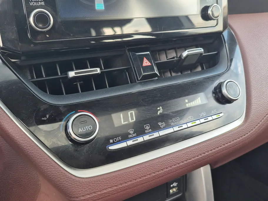 2024 Toyota Corolla Cross XLE 