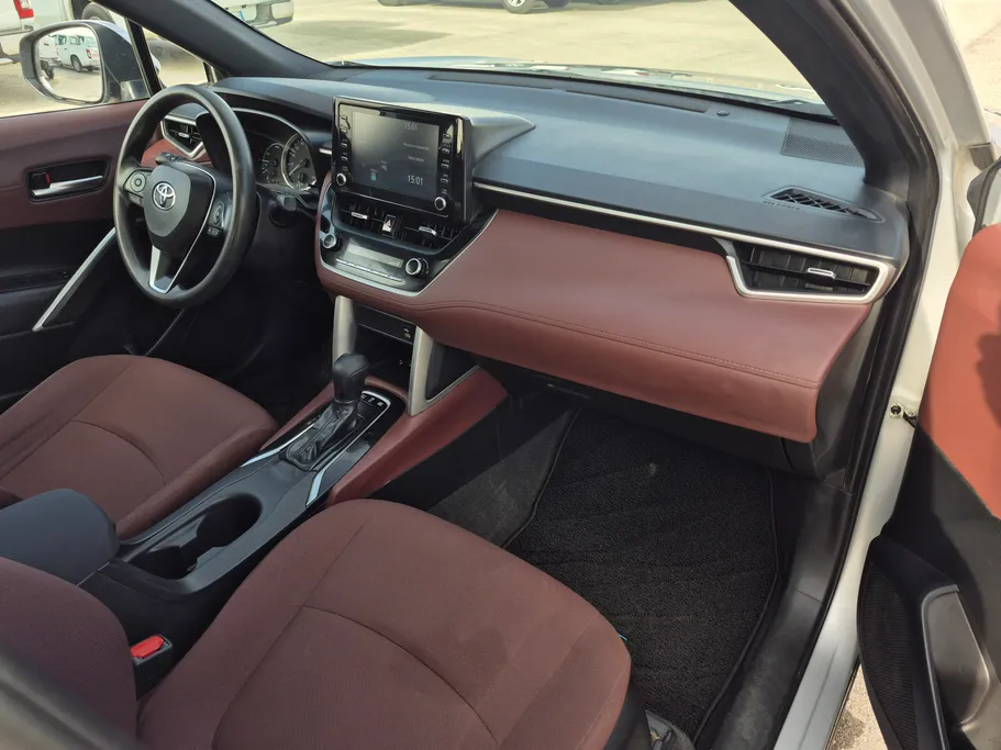 2024 Toyota Corolla Cross XLE 