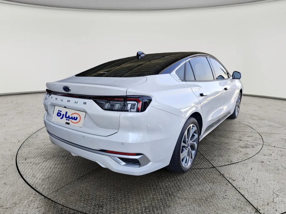 فورد تورس تيتانيوم 2025 