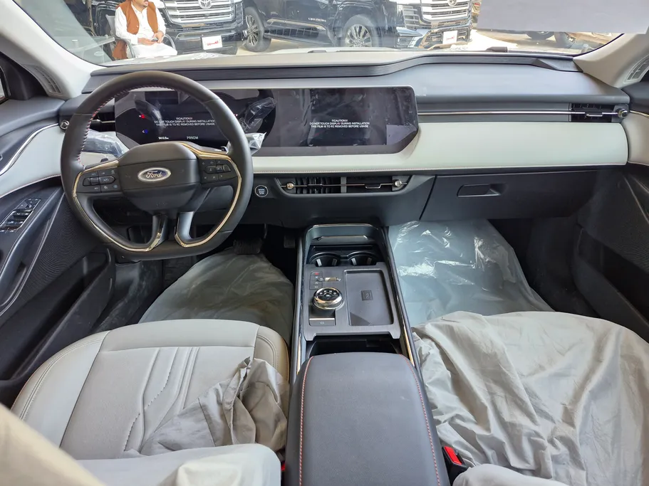 فورد تورس تيتانيوم 2025 