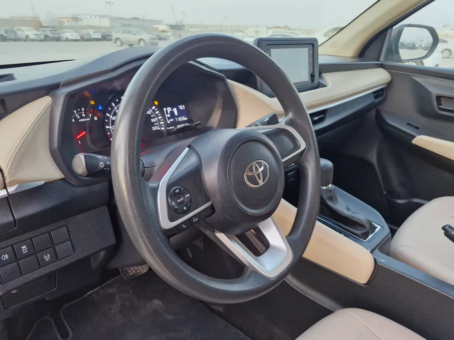 تويوتا يارس Y 2024 